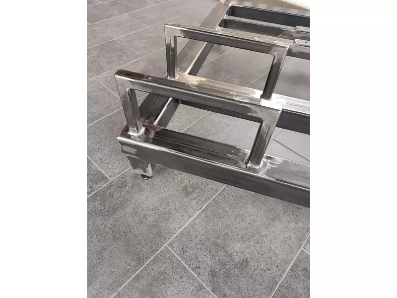 Detail view – upper support brackets.webp